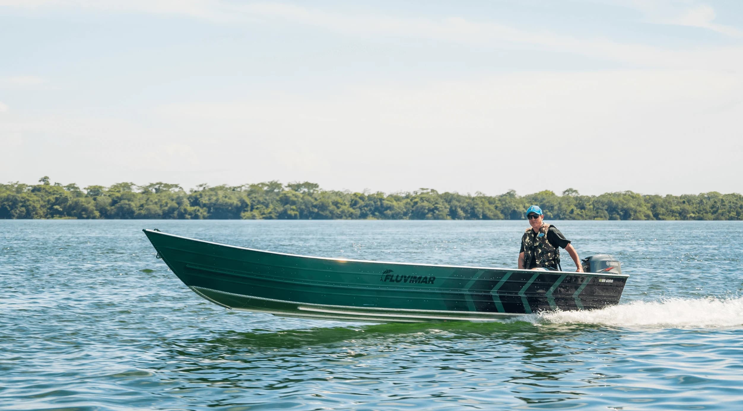 Barco Fluvimar navegando