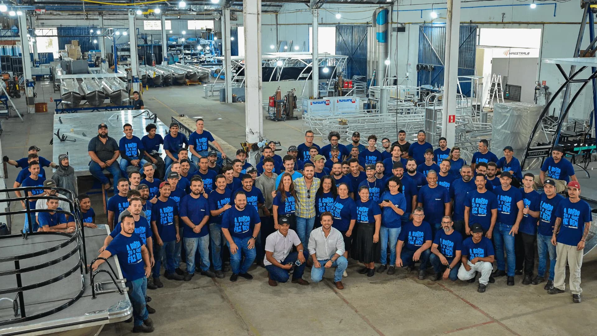 Equipe da Fluvimar reunida na fábrica em Cianorte (PR)