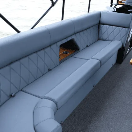 Estofado corrido do F-Boat 9500 Duplo Deck